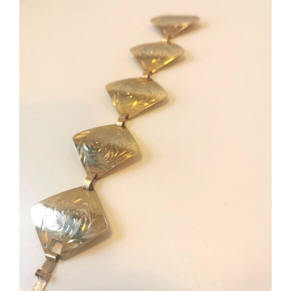 Gold Toned Diamond Pattern Design Bracelet 7" Size Medium - Picture 6 of 7